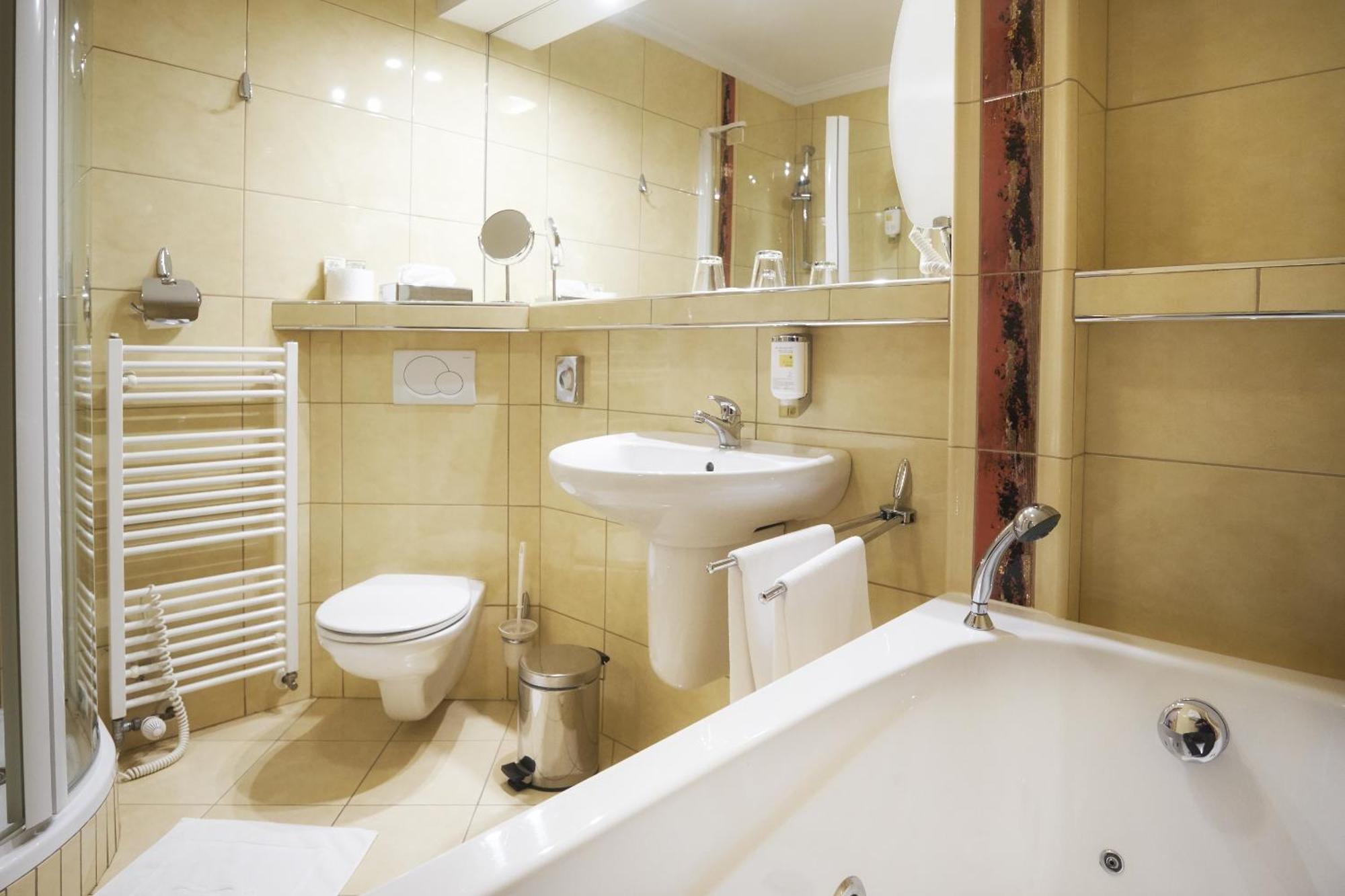 Hotel Eroplan Roznov pod Radhostem Luaran gambar