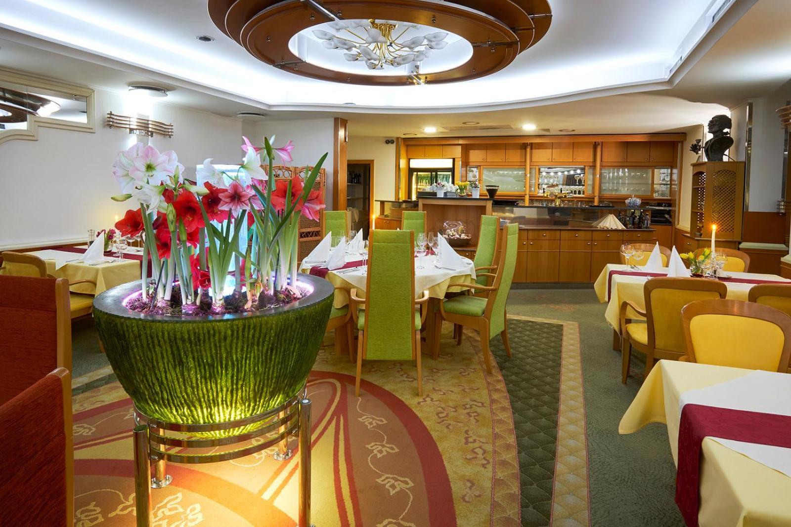 Hotel Eroplan Roznov pod Radhostem Luaran gambar