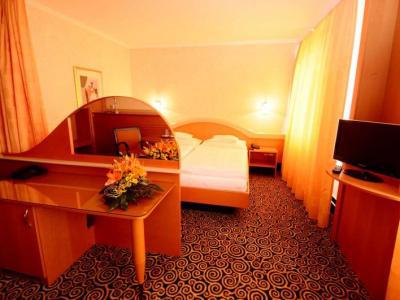 Hotel Eroplan Roznov pod Radhostem Luaran gambar