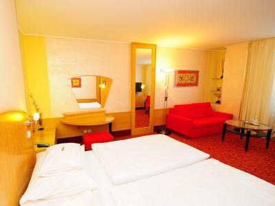 Hotel Eroplan Roznov pod Radhostem Luaran gambar